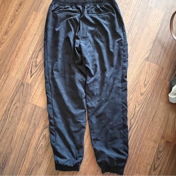 Athleta Black Lined Brooklyn Textured Camo Jogger Travel Pant #631615. Size 8 - Picture 5 of 8